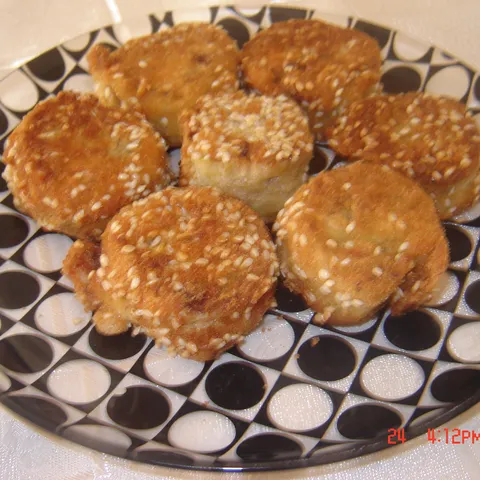 Belot meze: slani rolat od oblatne…