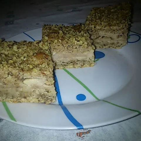 Jabuka i orah zaljubljeni par :)