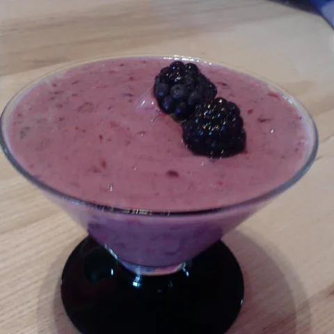SMOOTHIE OD KUPINE I CELER.LISTA