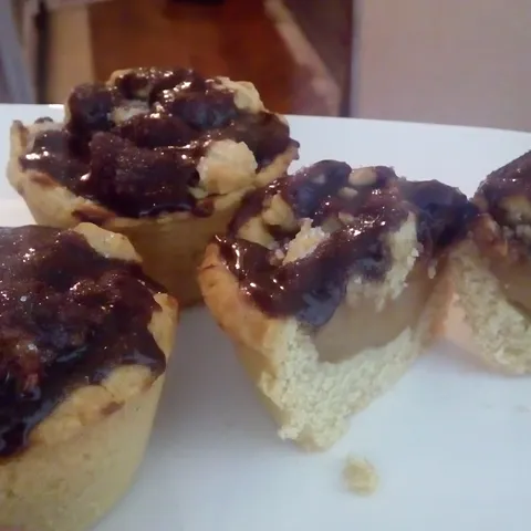 Mini snickers tart