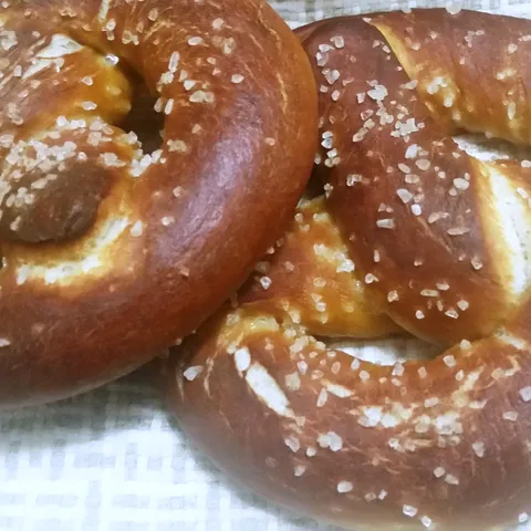 Soft Pretzels (Mekane Perece)