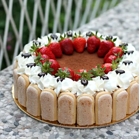 Nepečeni tiramisu cheesecake