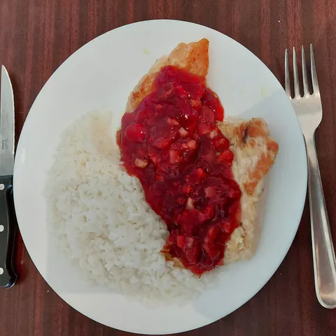 Pureći file u umaku od trešanja