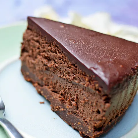 Mascarpone ljesnjak mousse torta