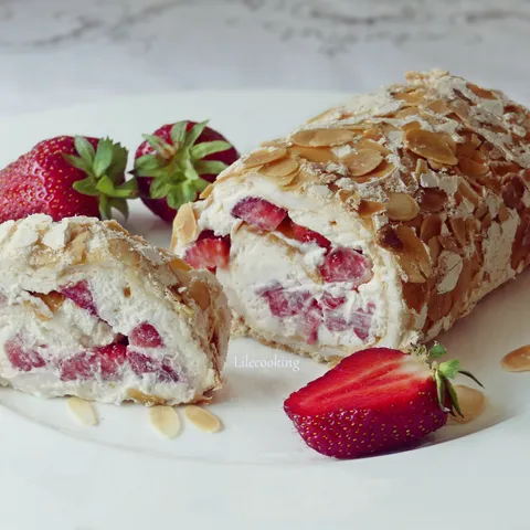 Pavlova rolada s jagodama