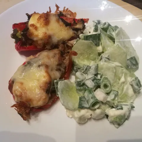 Punjeni LCHF crveni rogovi iz pećnice