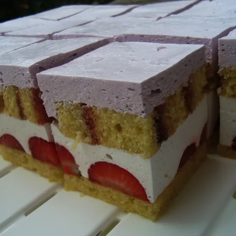 Voćni jogurt kolač