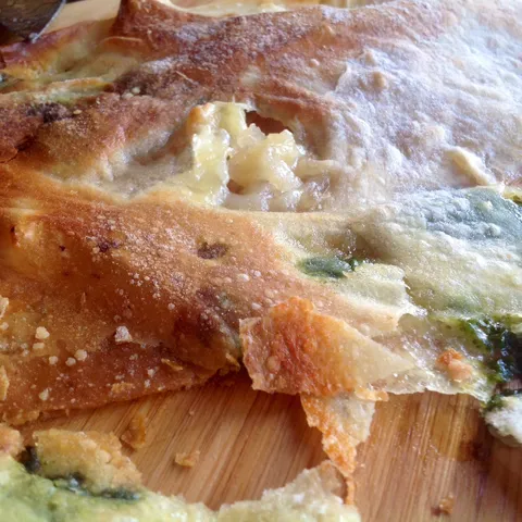 Focaccia " di recco " sa medvjedjim lukom