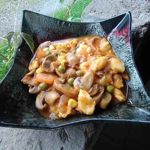 Pikantni vege lonac
