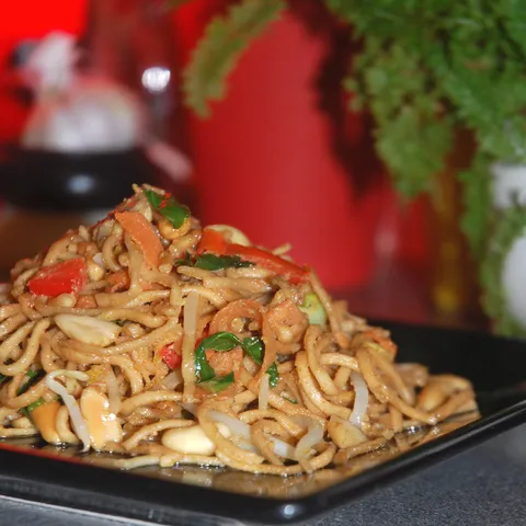 THAI PEANUT COCONUT & LIME NOODLES