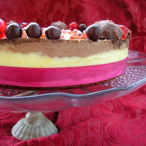 Three layer muss cake