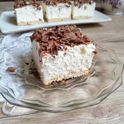 Keks kolač sa puding kremom