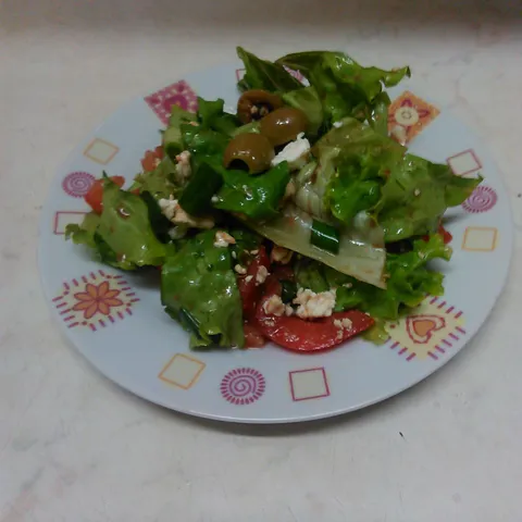 Salata s feta sirom