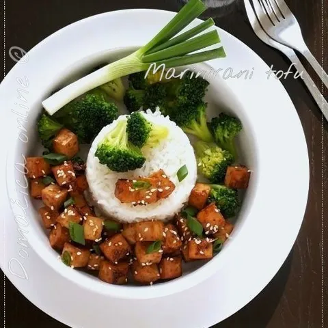 Prženi marinirani tofu sir