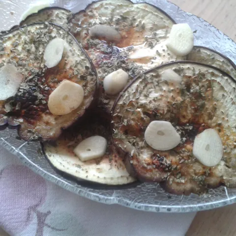 Salata od modrog patlidzna