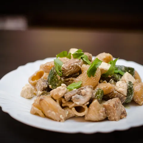 Grill salata od piletine, šampinjona i tikvica