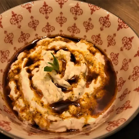 Maast o’khiar ماست و خیار  *Perzijska verzija popularnog tzatzikija  **Gluten free
