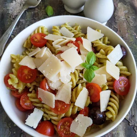 Fusilli with Pesto and Tomatoes