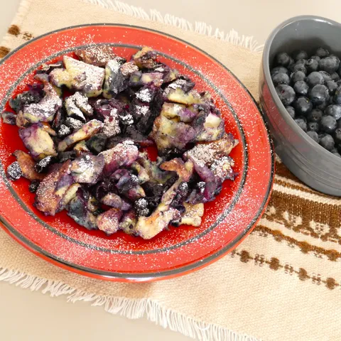 Kaiserschmarrn (carski drobljenac) sa borovnicama