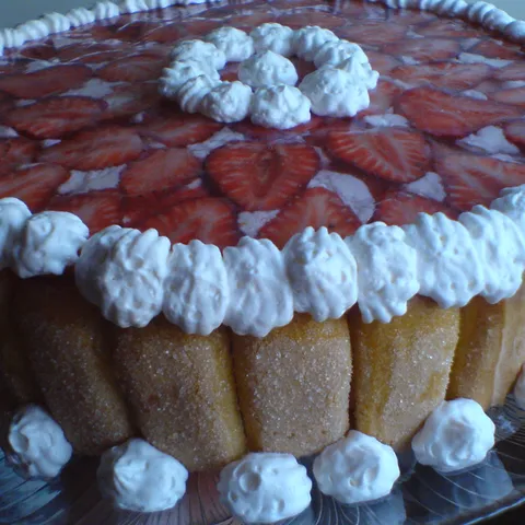 jogurt torta od jagoda