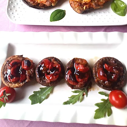 Gljive sa cherry paradajzom i mozzarellom(caprese)