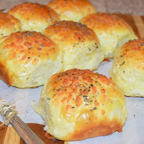 Pecivo sa parmezanom i zacinima