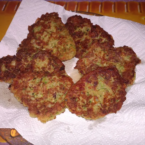 Pljeskavice od tikvice sa mozzarellom