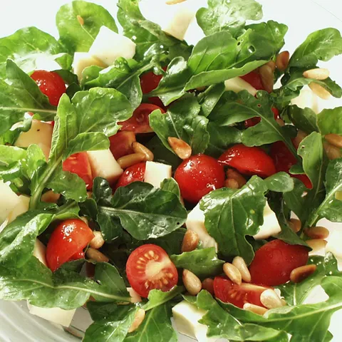 Salata od rikule i rajčica