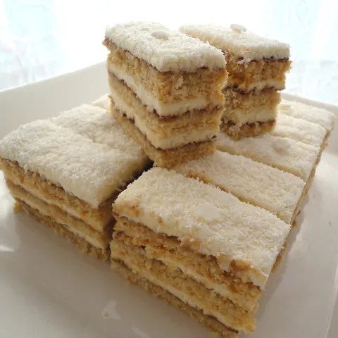 Medena pita sa kokosom