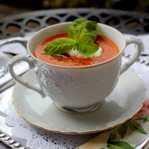 Čorbica od pečenih paprika i paradajza