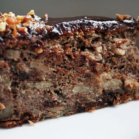 Torta od rogača s kruškama