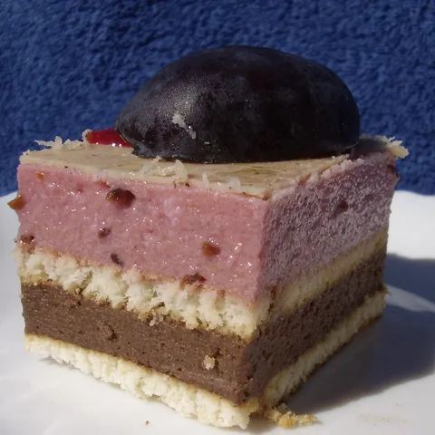 Kocke Grizli Prunus