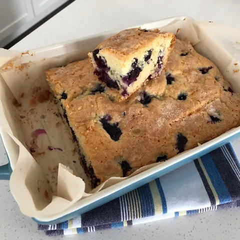 Kolac za dorucak ( Buttermilk -blueberry breakfast cake)