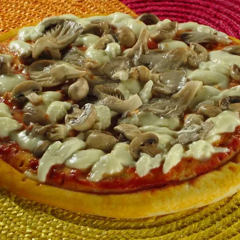 Pizza s gljivama