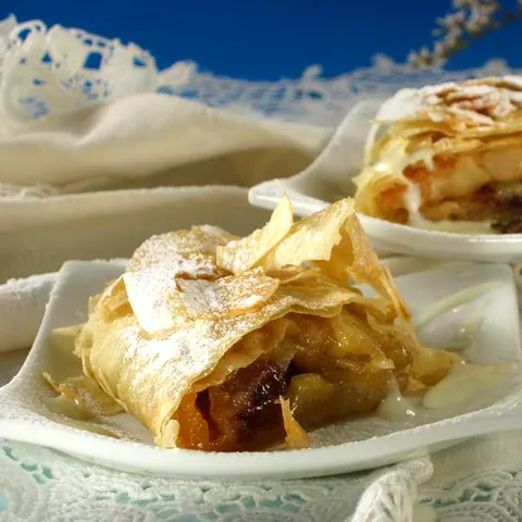 Savijača od jabuka u vanilin umaku (Apfelstrudel)