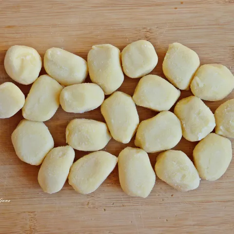 Punjeni njoki / ravioli