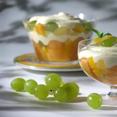 Voćni desert s vanilijom
