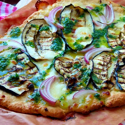 Flatbread sa balancanama/patliđanima