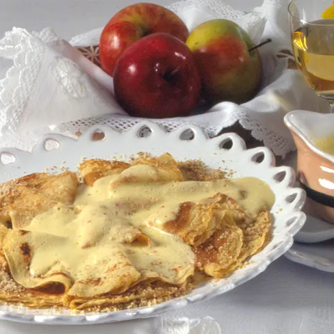 Palačinke s orasima i vinskim preljevom