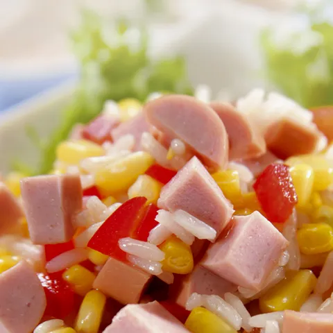 Salata s hrenovkama