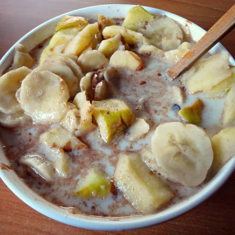 Čoko musli sa jabukom i bananom