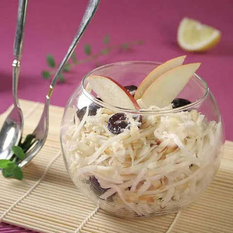 Salata od celera s voćem