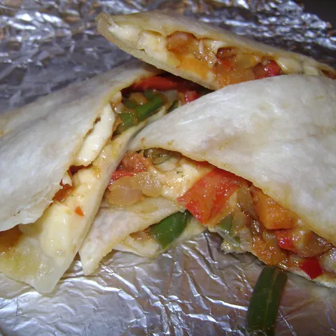 Tortilje sa povrcem i sirom