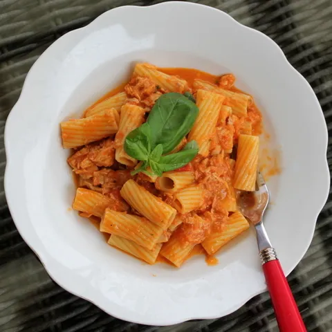 HE Pasta (s tunjevinom)