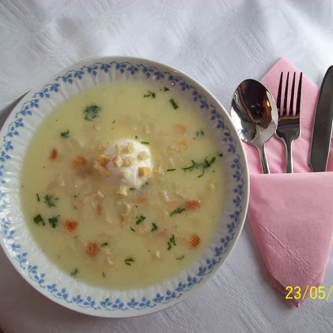VEGETINA BELA ČORBA