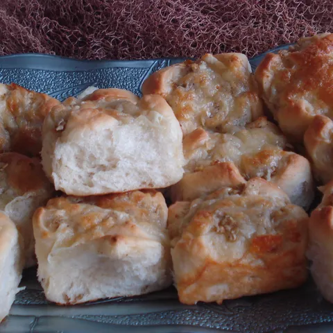 Super mekana peciva sa sirom i češnjakom