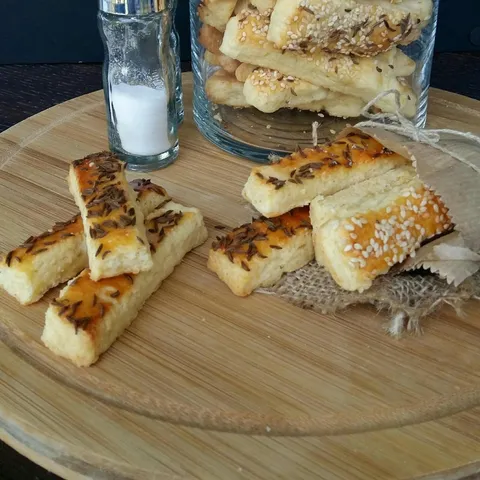 Slani stapici sa kimom,susamom i parmezanom