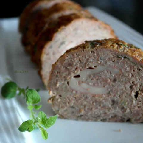"Sicilijanska" rolada od mljevenog mesa