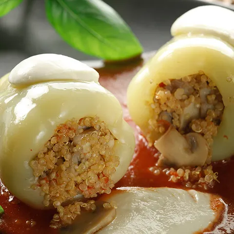 Polnjena paprika nadevana s kvinojo