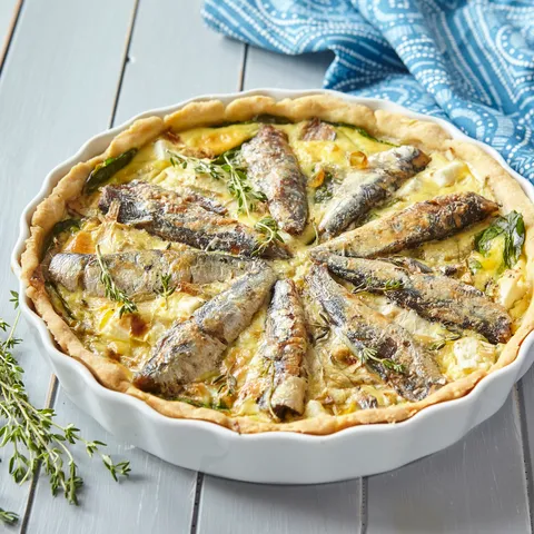 Koláč se sardinkami a čekankou